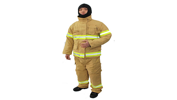 阻燃防护服具有阻燃隔热功用